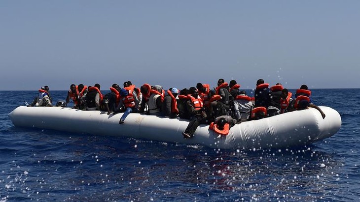 «Les migrants sauvés en mer devraient être ramenés en Afrique» - ảnh 1